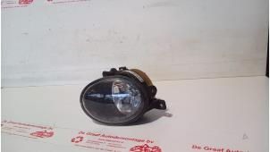 Gebruikte Mistlamp rechts-voor Volkswagen Transporter T5 2.0 TDI DRF Prijs € 25,00 Margeregeling aangeboden door de Graaf autodemontage B.V.