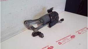 Gebruikte Ruitenwismotor + Mechaniek Seat Leon (1P1) 1.6 Prijs € 35,00 Margeregeling aangeboden door de Graaf autodemontage B.V.