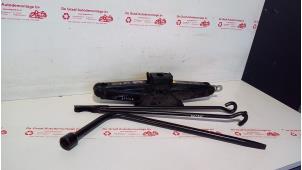 Gebruikte Krik Ford Transit 2.2 TDCi 16V Prijs € 65,00 Margeregeling aangeboden door de Graaf autodemontage B.V.