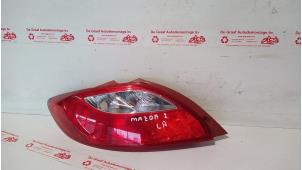 Gebruikte Achterlicht links Mazda 2 (DE) 1.3 16V S-VT Prijs € 40,00 Margeregeling aangeboden door de Graaf autodemontage B.V.