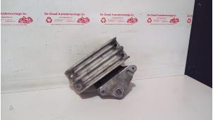 Gebruikte Motorsteun Ford Transit 2.2 TDCi 16V Prijs € 35,00 Margeregeling aangeboden door de Graaf autodemontage B.V.