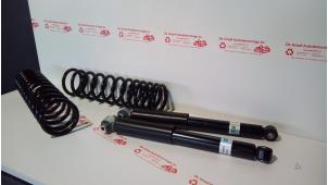 Gebruikte Schokbreker set Ford Focus 1 Wagon 1.6 16V Prijs € 150,00 Margeregeling aangeboden door de Graaf autodemontage B.V.