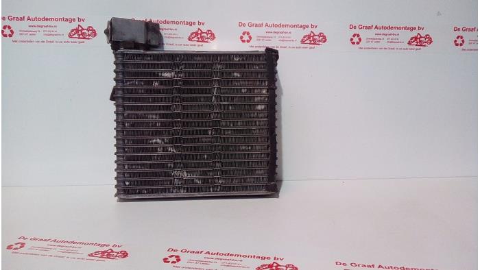 Kachel Radiateur van een Toyota Yaris (P1) 1.3 16V VVT-i 2005