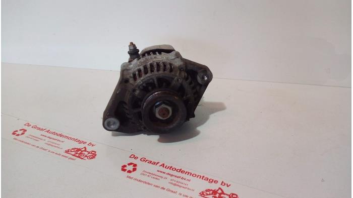Gebruikte Alternator Daihatsu Cuore (L251/271/276) 1.0 12V DVVT Prijs € 35,00 Margeregeling aangeboden door de Graaf autodemontage B.V.