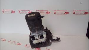 Gebruikte Stuurbekrachtiging Pomp Citroen C5 III Tourer (RW) 1.8 16V Prijs € 250,00 Margeregeling aangeboden door de Graaf autodemontage B.V.