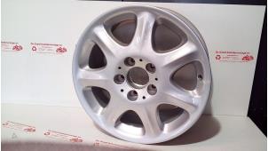 Gebruikte Velg Mercedes S (W220) Prijs € 100,00 Margeregeling aangeboden door de Graaf autodemontage B.V.