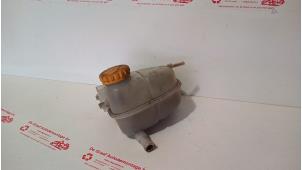 Gebruikte Expansievat Opel Astra G (F08/48) 1.6 Prijs € 25,00 Margeregeling aangeboden door de Graaf autodemontage B.V.