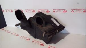 Gebruikte Luchtfilterhuis BMW 3 serie Touring (E91) 320d 16V Prijs € 35,00 Margeregeling aangeboden door de Graaf autodemontage B.V.