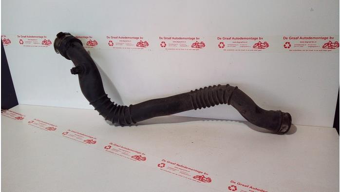 Gebruikte Intercooler Slang BMW 3 serie Touring (E91) 320d 16V Prijs € 75,00 Margeregeling aangeboden door de Graaf autodemontage B.V.
