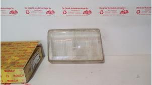 Gebruikte Koplampglas rechts Opel Rekord E1/E2/F Prijs € 30,00 Margeregeling aangeboden door de Graaf autodemontage B.V.