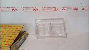 Gebruikte Koplampglas rechts Opel Rekord E1/E2/F Prijs € 30,00 Margeregeling aangeboden door de Graaf autodemontage B.V.