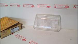 Gebruikte Koplampglas links Opel Rekord E1/E2/F Prijs € 25,00 Margeregeling aangeboden door de Graaf autodemontage B.V.