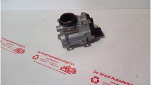 Gebruikte Gasklephuis Renault Twingo (C06) 1.2 16V Prijs € 60,00 Margeregeling aangeboden door de Graaf autodemontage B.V.