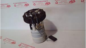 Gebruikte Benzinepomp Nissan Micra (K12) 1.2 16V Prijs € 40,00 Margeregeling aangeboden door de Graaf autodemontage B.V.