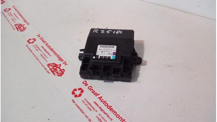 Gebruikte Deur module Mercedes A (W169) 1.5 A-150 5-Drs. Prijs € 40,00 Margeregeling aangeboden door de Graaf autodemontage B.V.