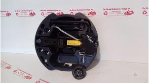 Gebruikte Krikset Renault Twingo II (CN) 1.2 16V Prijs € 35,00 Margeregeling aangeboden door de Graaf autodemontage B.V.