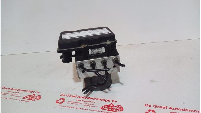 ABS Pomp van een Opel Meriva 1.8 16V 2006