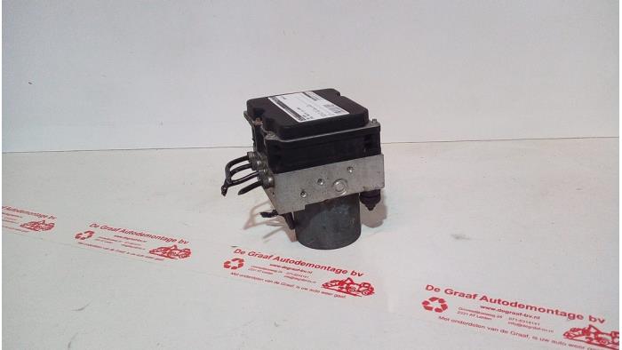 ABS Pomp van een Opel Meriva 1.8 16V 2006