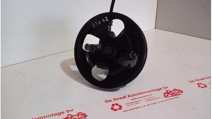 Gebruikte Pomp Servo Mitsubishi Space Star (DG) 1.6 16V Prijs € 35,00 Margeregeling aangeboden door de Graaf autodemontage B.V.