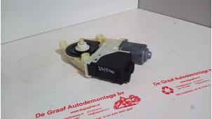 Gebruikte Raammotor Portier Volkswagen Passat Variant (365) 1.4 TSI 16V Prijs € 40,00 Margeregeling aangeboden door de Graaf autodemontage B.V.