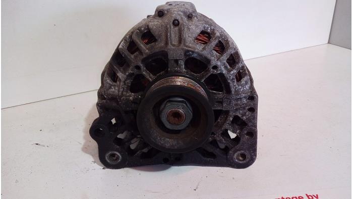 Gebruikte Dynamo Volkswagen Polo IV (9N1/2/3) 1.2 Prijs € 35,00 Margeregeling aangeboden door de Graaf autodemontage B.V.