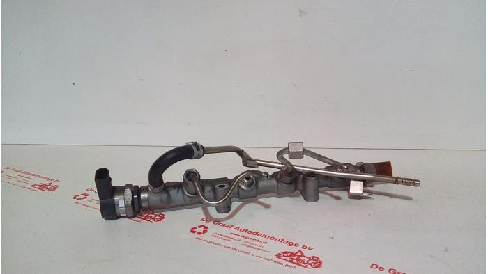 Gebruikte Injector brug Volkswagen Polo V (6R) 1.2 TDI 12V BlueMotion Prijs € 35,00 Margeregeling aangeboden door de Graaf autodemontage B.V.