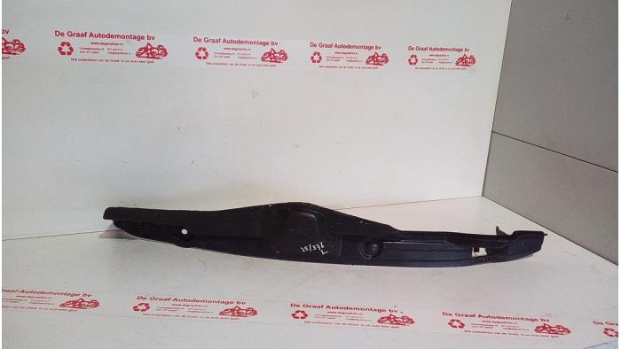 Gebruikte Diversen Toyota Yaris Verso (P2) 1.3 16V Prijs € 20,00 Margeregeling aangeboden door de Graaf autodemontage B.V.