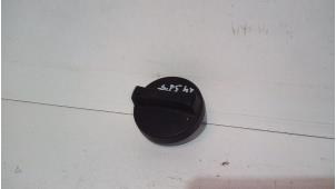 Gebruikte Oliedop Toyota Yaris Verso (P2) 1.3 16V Prijs € 10,00 Margeregeling aangeboden door de Graaf autodemontage B.V.