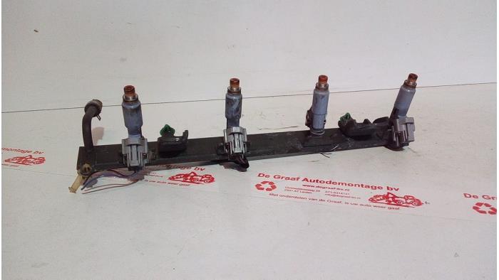 Gebruikte Injector brug Suzuki Ignis (FH) 1.3 16V Prijs € 50,00 Margeregeling aangeboden door de Graaf autodemontage B.V.