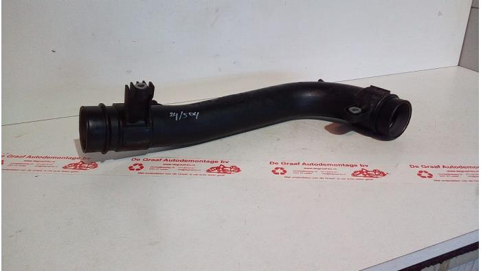 Gebruikte Intercooler Buis Ford Focus 3 1.0 Ti-VCT EcoBoost 12V 100 Prijs € 35,00 Margeregeling aangeboden door de Graaf autodemontage B.V.