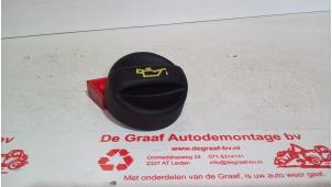 Gebruikte Oliedop Peugeot 208 I (CA/CC/CK/CL) 1.2 Vti 12V PureTech 82 Prijs € 10,00 Margeregeling aangeboden door de Graaf autodemontage B.V.