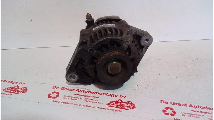 Gebruikte Alternator Daihatsu Cuore (L251/271/276) 1.0 12V DVVT Prijs € 35,00 Margeregeling aangeboden door de Graaf autodemontage B.V.