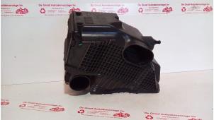 Gebruikte Luchtfilterhuis Dacia Sandero II 0.9 TCE 12V Prijs € 25,00 Margeregeling aangeboden door de Graaf autodemontage B.V.