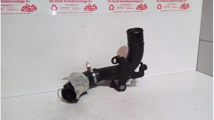 Gebruikte Intercooler Buis Dacia Sandero II 0.9 TCE 12V Prijs € 30,00 Margeregeling aangeboden door de Graaf autodemontage B.V.