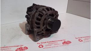 Gebruikte Dynamo Dacia Sandero II 0.9 TCE 12V Prijs € 40,00 Margeregeling aangeboden door de Graaf autodemontage B.V.