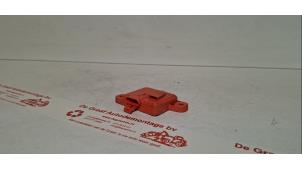 Gebruikte Airbag Sensor Saab 9-3 I (YS3D) Prijs € 50,00 Margeregeling aangeboden door de Graaf autodemontage B.V.