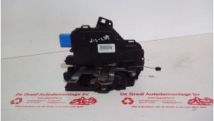 Gebruikte Deurslot Mechaniek 4Deurs links-voor Skoda Fabia II Combi 1.6i 16V Prijs € 30,00 Margeregeling aangeboden door de Graaf autodemontage B.V.