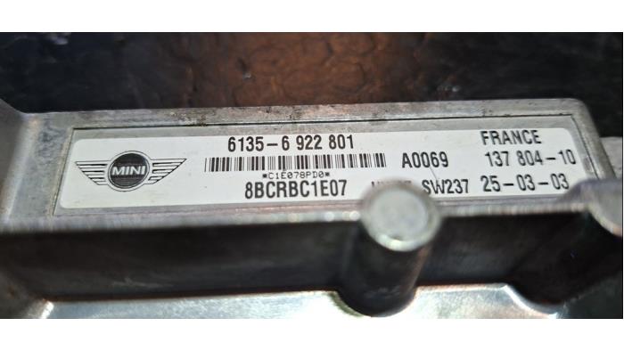 Computer Body Control van een MINI Mini One/Cooper (R50) 1.6 16V One 2003