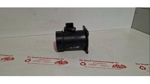 Gebruikte Luchtmassameter Nissan X-Trail (T30) 2.5 16V 4x4 Prijs € 30,00 Margeregeling aangeboden door de Graaf autodemontage B.V.