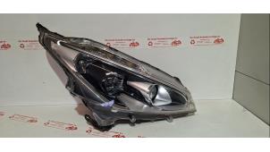 Gebruikte Rechter Koplamp Peugeot 208 I (CA/CC/CK/CL) 1.2 Vti 12V PureTech 82 Prijs € 200,00 Margeregeling aangeboden door de Graaf autodemontage B.V.