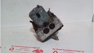 ABS Pomp van een Mercedes-Benz C (W202) 1.8 C-180 16V 1996