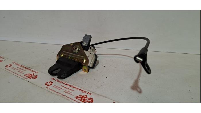 Slotmechaniek Achterklep van een Volvo S80 (TR/TS) 2.4 SE 20V 170 2004