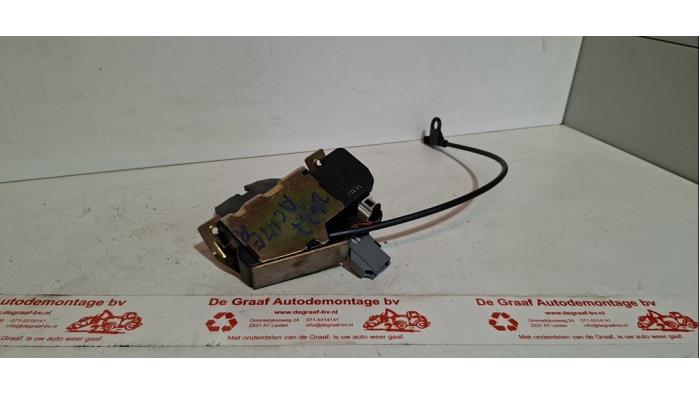 Slotmechaniek Achterklep van een Volvo S80 (TR/TS) 2.4 SE 20V 170 2004