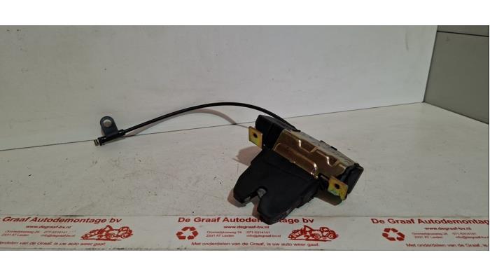 Slotmechaniek Achterklep van een Volvo S80 (TR/TS) 2.4 SE 20V 170 2004