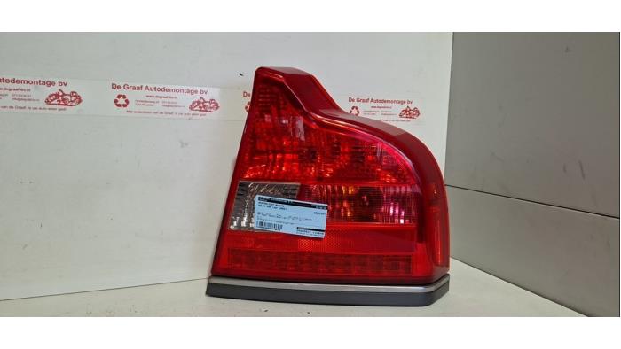 Achterlicht rechts van een Volvo S80 (TR/TS) 2.4 SE 20V 170 2004