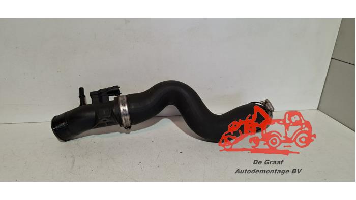 Gebruikte Intercooler Slang Ford Focus 3 Wagon 1.0 Ti-VCT EcoBoost 12V 125 Prijs € 35,00 Margeregeling aangeboden door de Graaf autodemontage B.V.