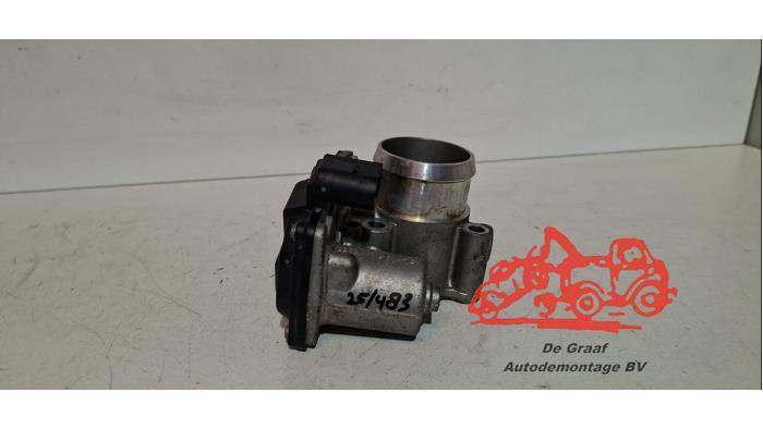 Gebruikte Gasklephuis Ford Focus 3 Wagon 1.0 Ti-VCT EcoBoost 12V 125 Prijs € 30,00 Margeregeling aangeboden door de Graaf autodemontage B.V.