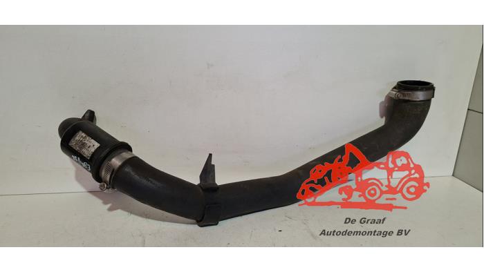Gebruikte Intercooler Slang Ford Focus 3 Wagon 1.0 Ti-VCT EcoBoost 12V 125 Prijs € 30,00 Margeregeling aangeboden door de Graaf autodemontage B.V.