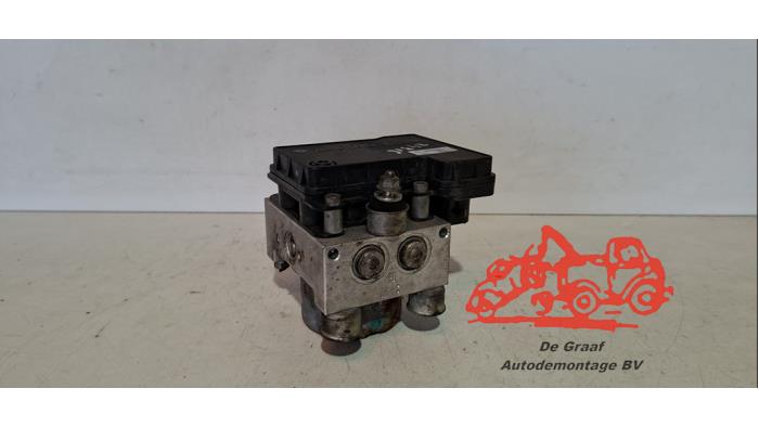 Gebruikte ABS Pomp Mitsubishi Outlander (CU) 2.0 16V 4x2 Prijs € 65,00 Margeregeling aangeboden door de Graaf autodemontage B.V.