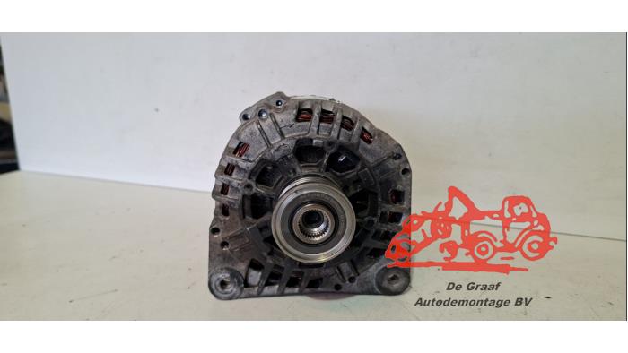 Gebruikte Dynamo Opel Vivaro 1.9 DI Prijs € 60,00 Margeregeling aangeboden door de Graaf autodemontage B.V.